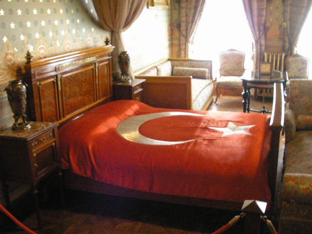 ארמון דולמאבהצ'ה - המיטה של אתאטורק